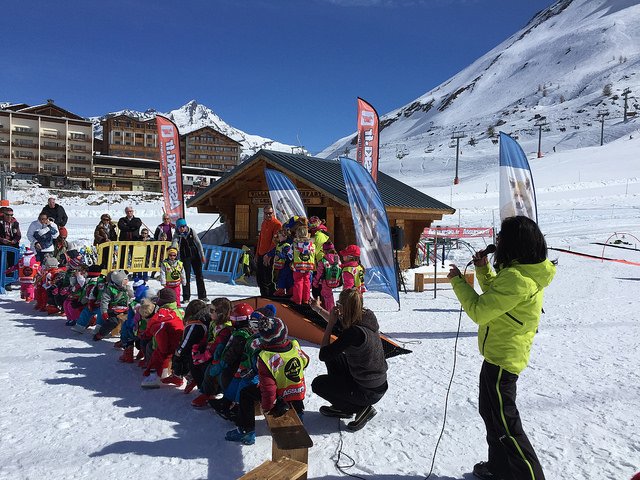 How the Kids Learned to Ski on a Mark Warner Holiday www.minitravellers.co.uk How the Kids Learned to Ski on a Mark Warner Holiday www.minitravellers.co.uk