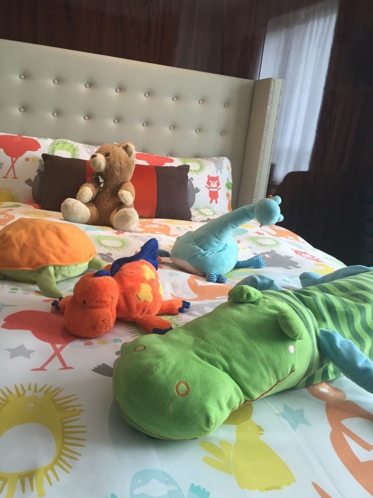 The 2 double beds were ladened with cute animal teddies which I thought was a lovely touch as immediately Eva was reminded of her bed at home.