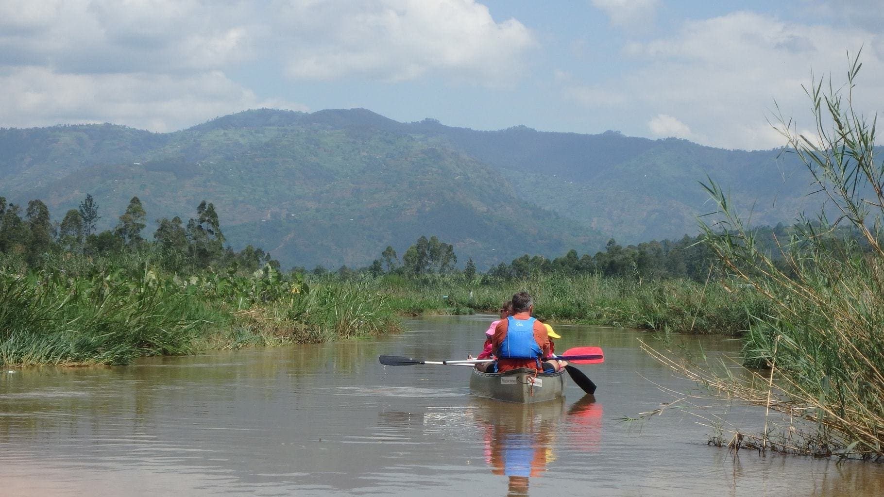 Canoeing in Rwanda on the Mukungwa River with Kids www.minitravellers.co.uk