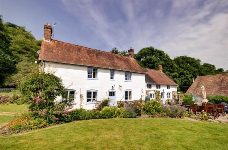 5 Reasons to Visit Dorset with Kids www.minitravellers.co.uk