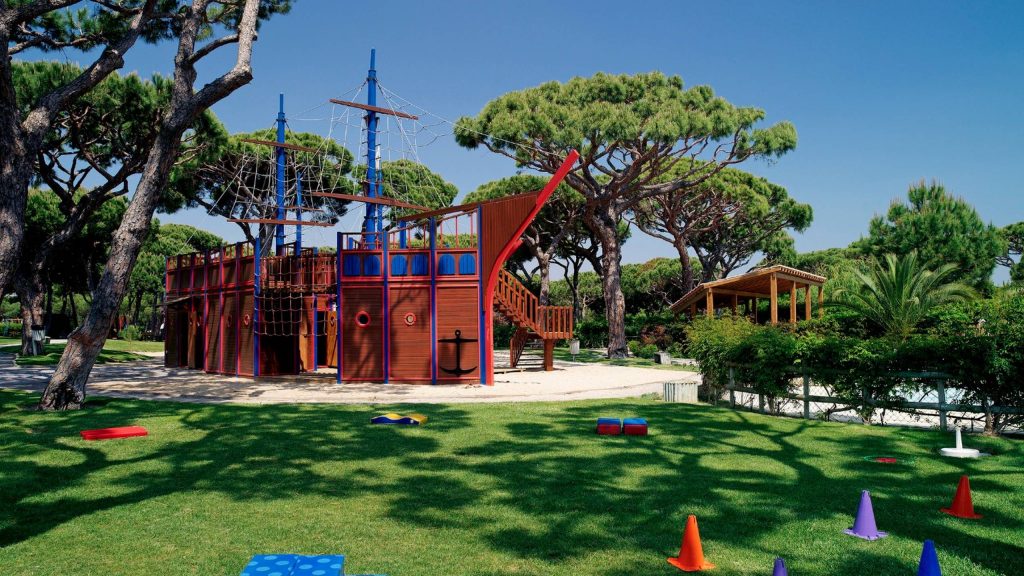 Luxury Hotels with 2 bedroom suites and a Kids Club