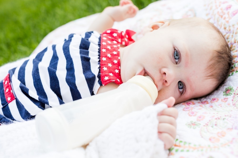 4 Ways to Sterilise Bottles when Travelling with a Baby