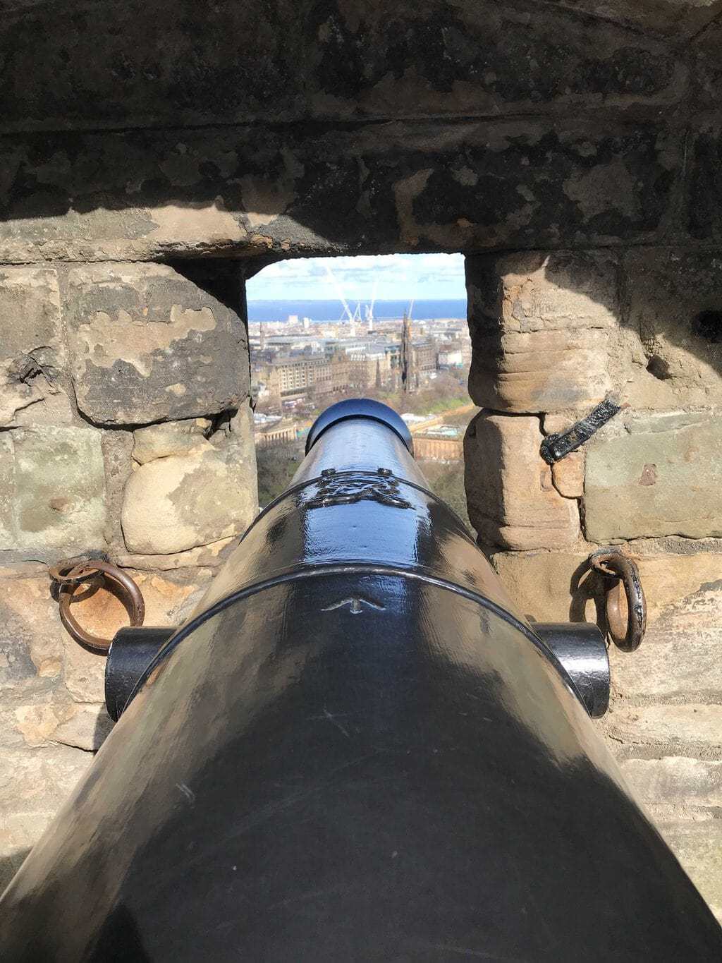 Visiting Edinburgh Castle as part of the 7 Places to Visit on a Family City Break in Edinburgh www.minitravellers.co.uk