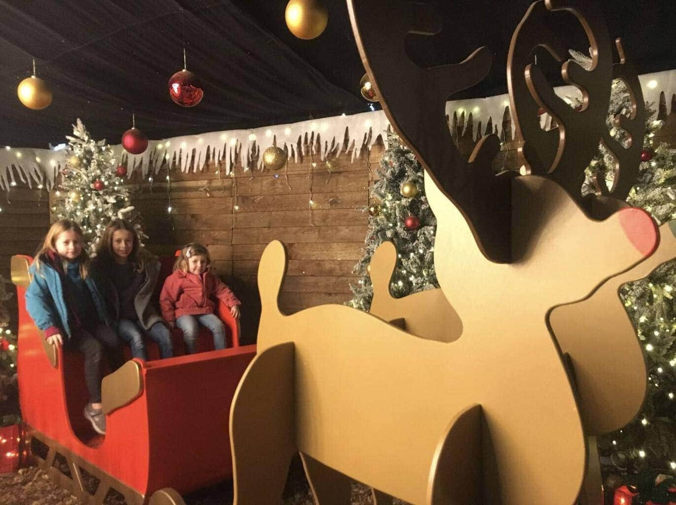 santa-s-spectacular-at-willow-s-activity-farm-mini-travellers