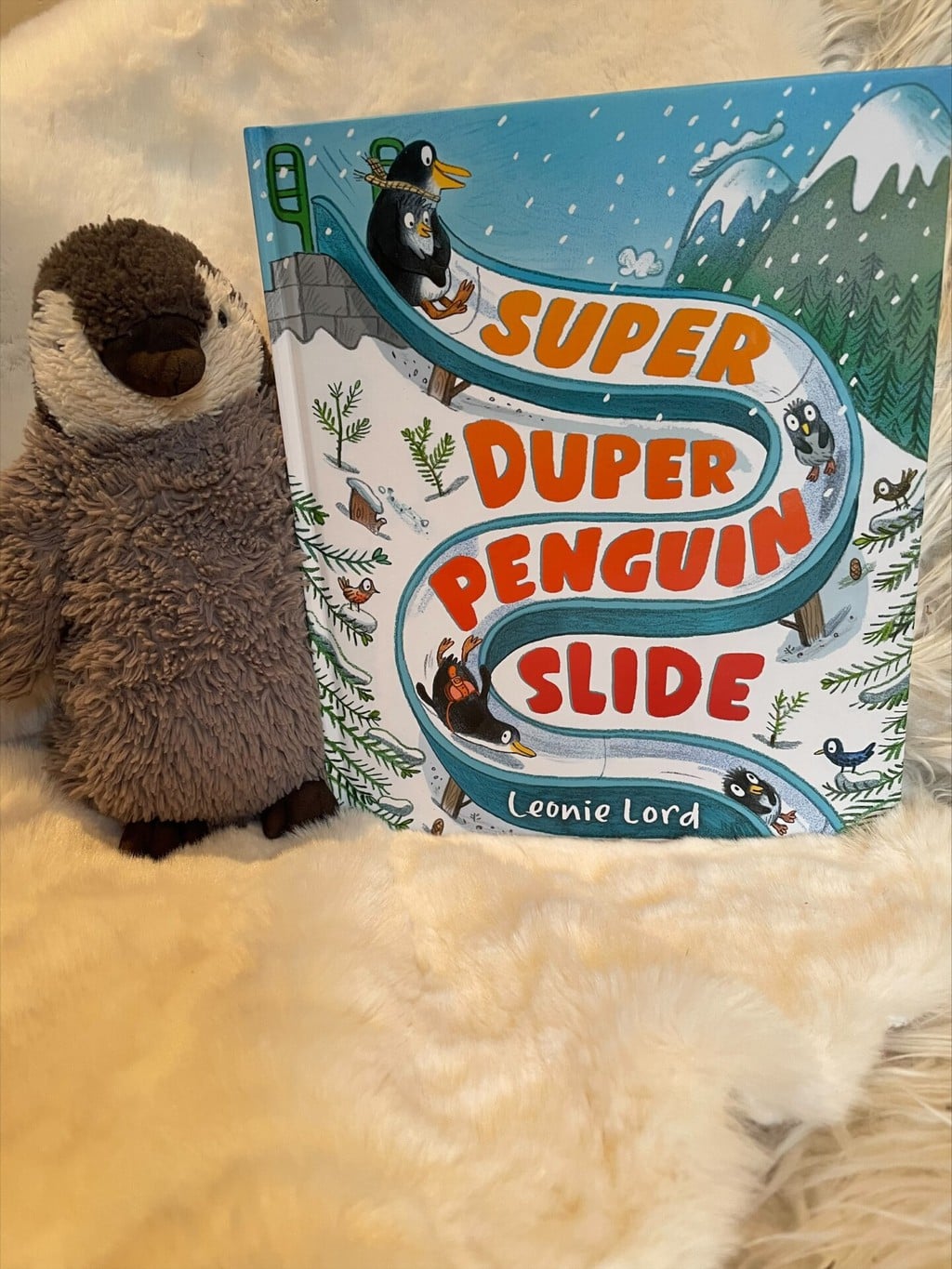 Super Duper Penguin Slide – Leonie Lord (author and illustrator), Walker Books Ltd (publisher)