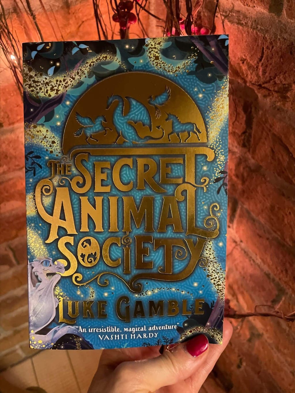 cret Animal Society – Luke Gamble (author), Jane Pica (illustrator, Scholastic Children’s Books (publisher), recommended reading age: 9-14 years
