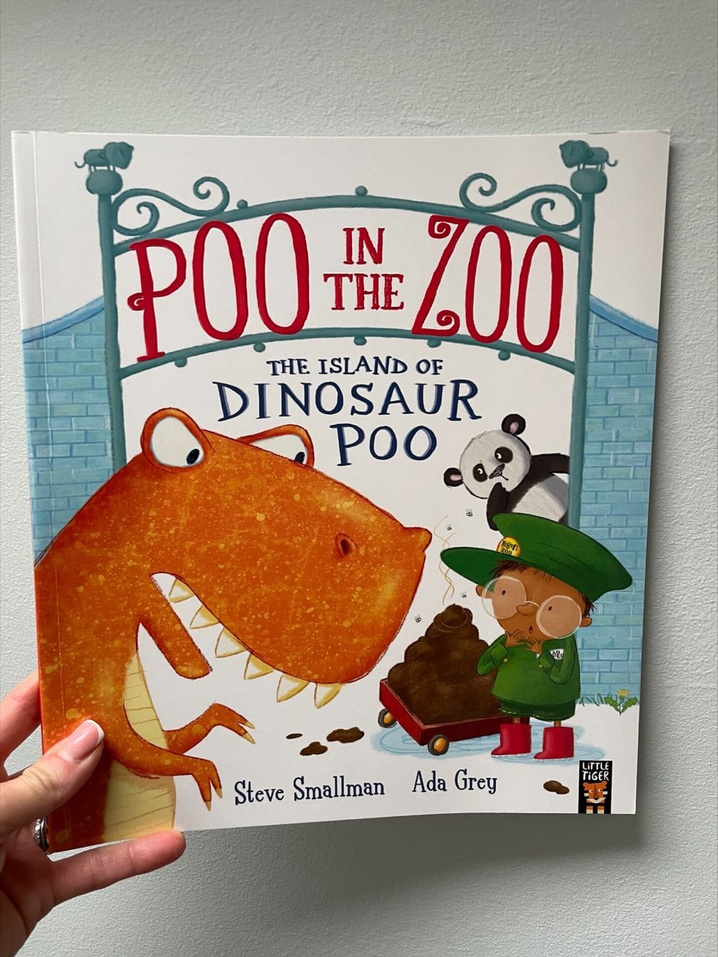 Poo in the Zoo – The Island of Dinosaur Poo