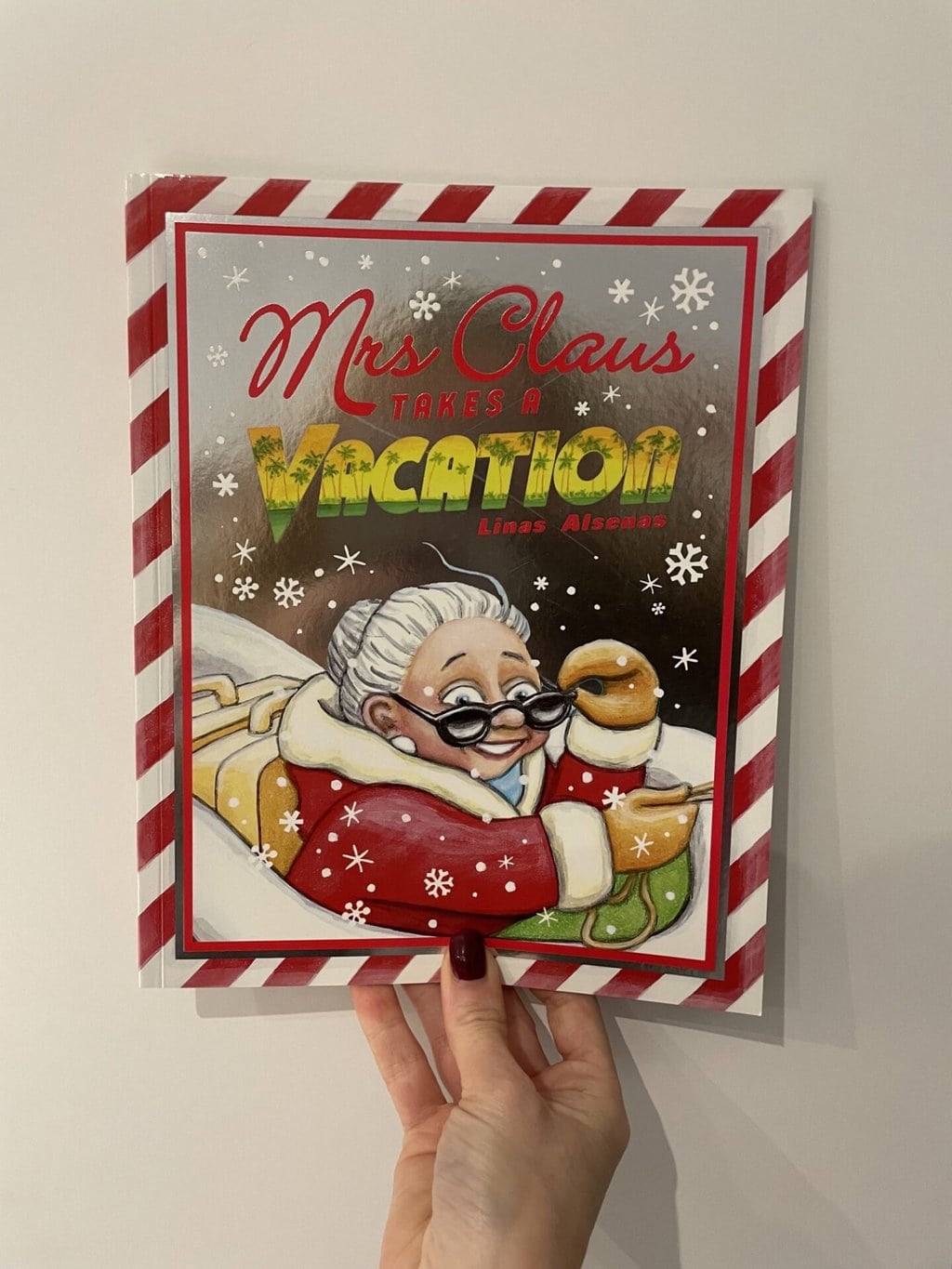 Mrs Claus Takes a Vacation