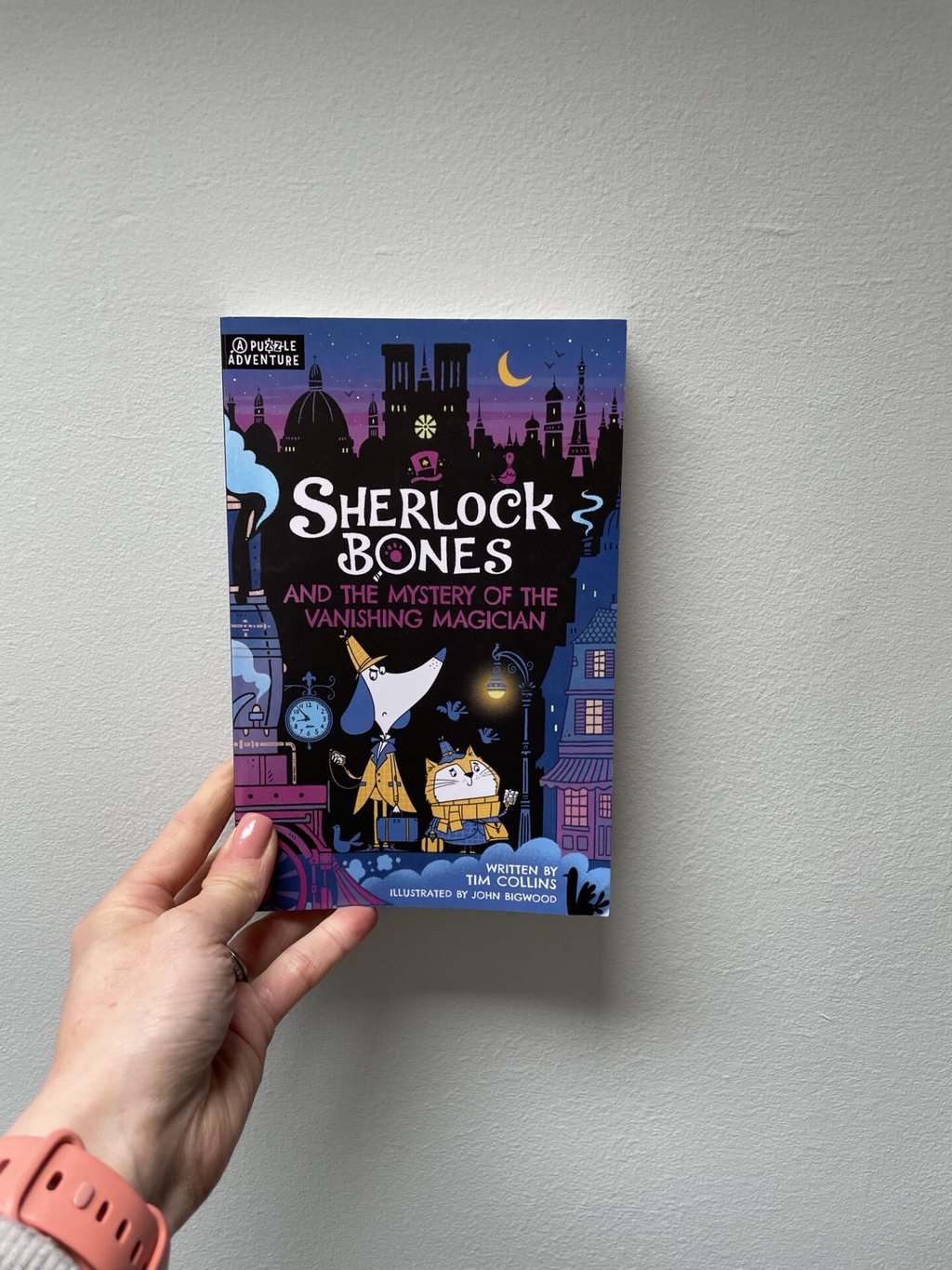 Sherlock Bones and the Mystery of the Vanishing Magician