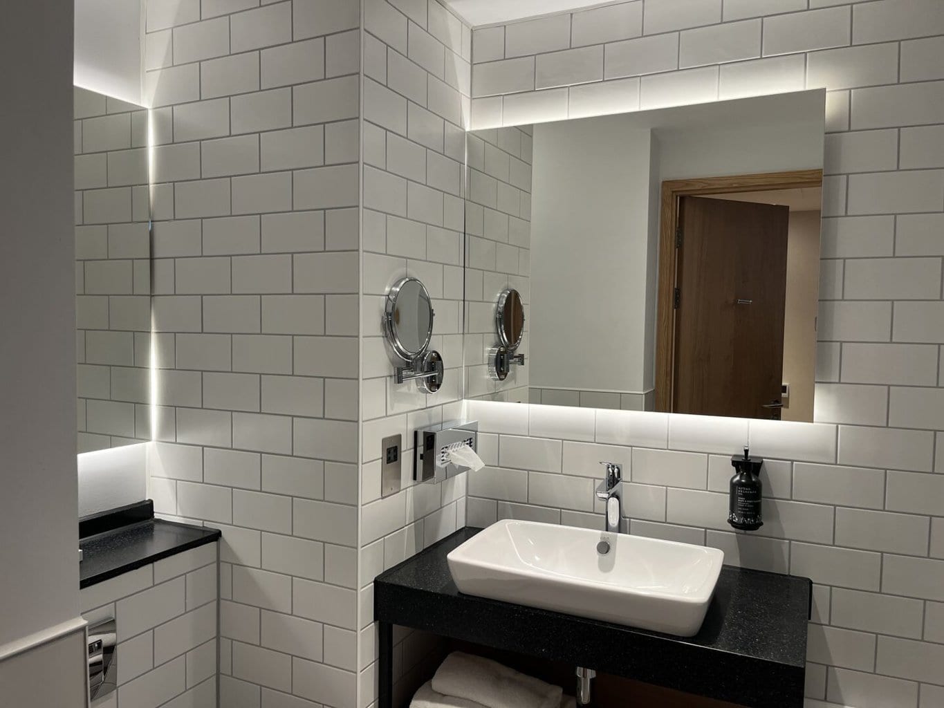 Holiday Inn Manchester Airport Terminal 2 Review