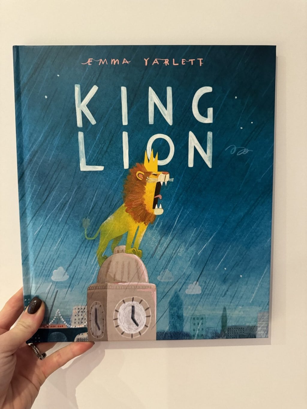 King Lion - Emma Yartlett