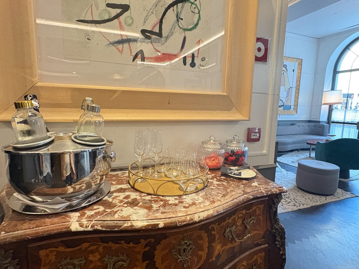 Water, Cava and Sweets in Reception