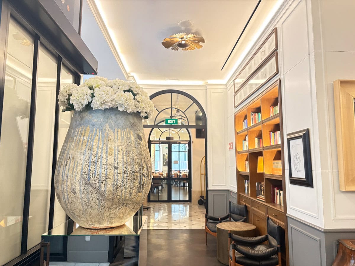 main entrance the H10 Madison Barcelona