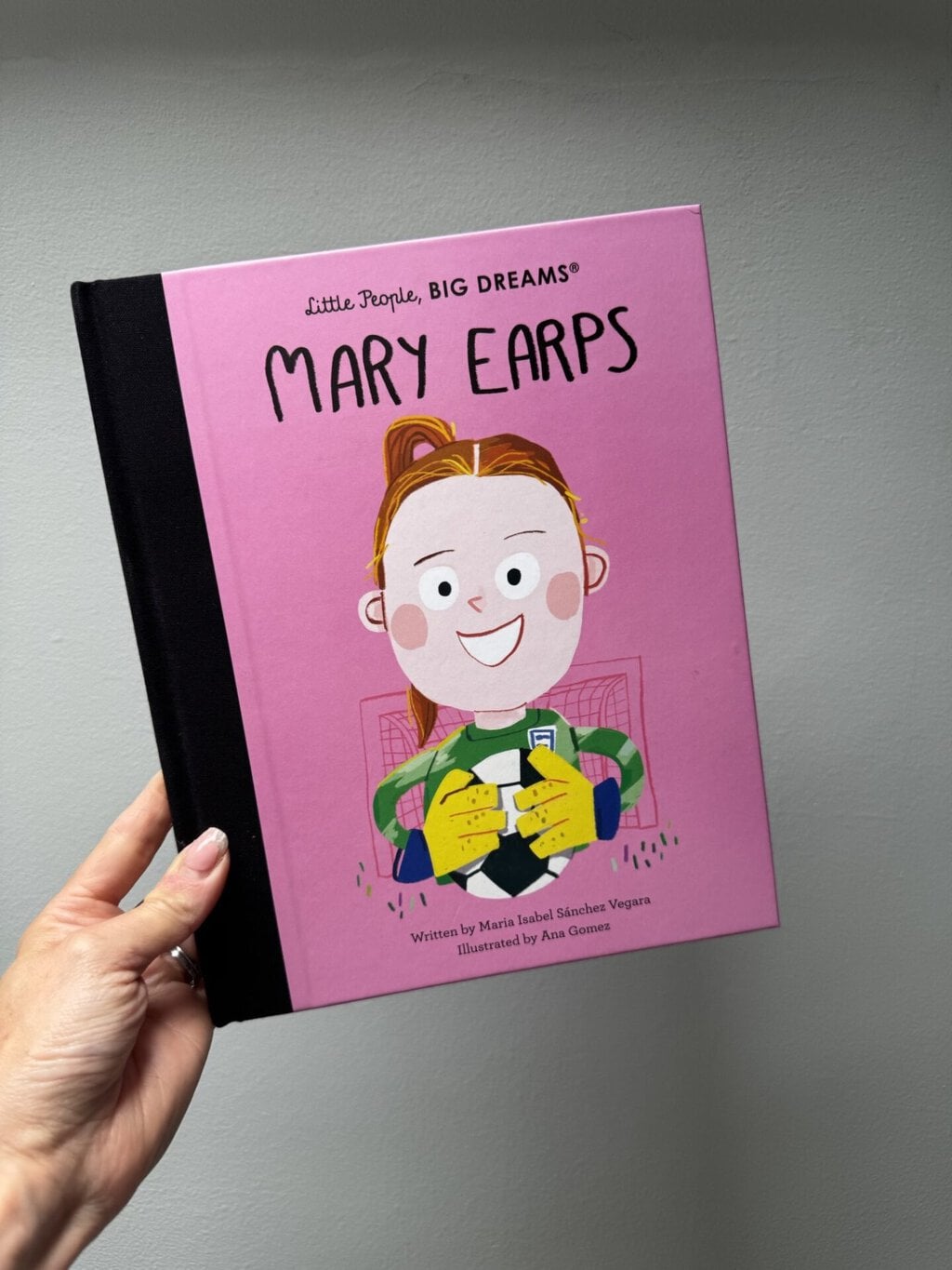Little People, Big Dreams – Mary Earps