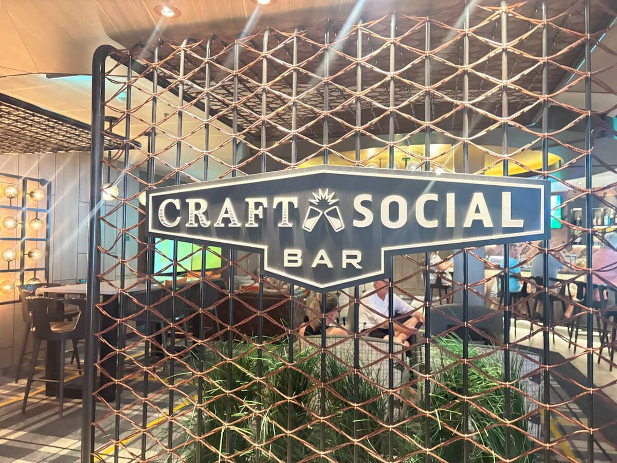 Craft Social Bar on Celebrity Apex