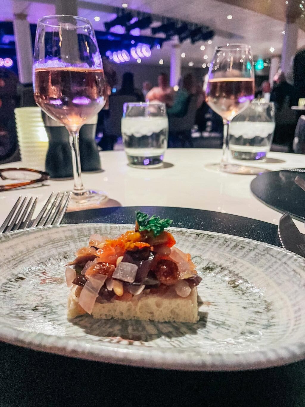 Dinner in the Limelight Lounge